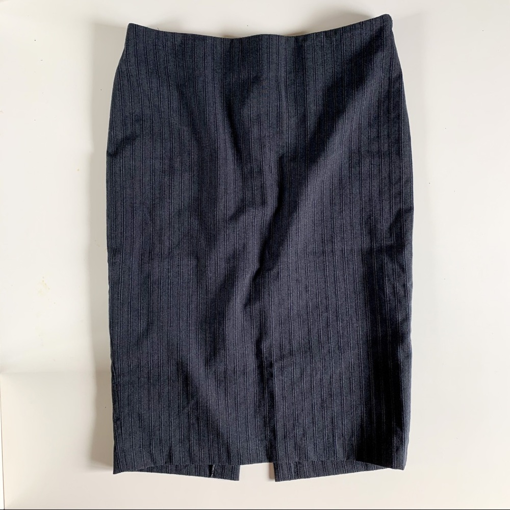 🎁 Dynamite pinstripe skirt with back slit - Picture 13 of 13